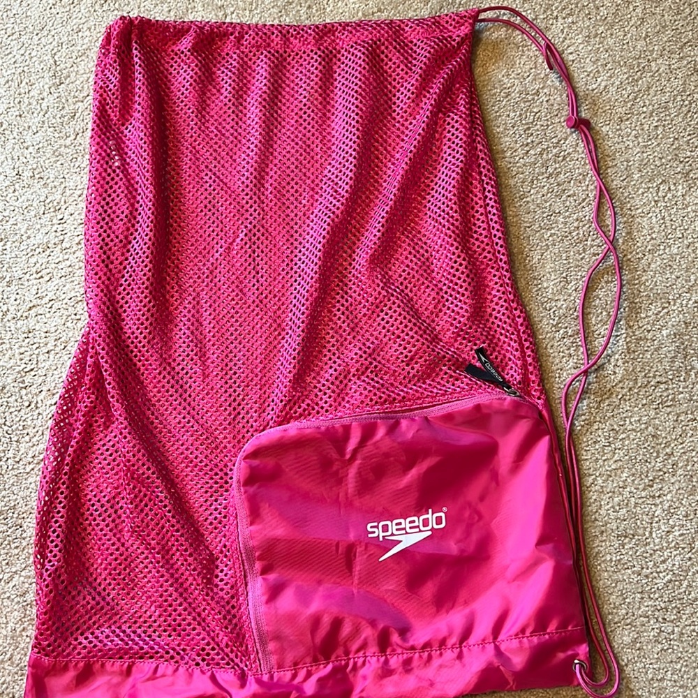 Speedo brand ventilator mesh drawstring bag. Bright pink